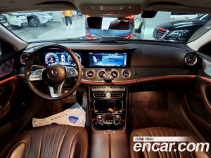 Mercedes-Benz CLS-Class CLS300d AMG Line 2020 года из Южной Кореи