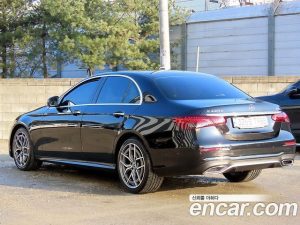 Mercedes-Benz E-Class E220d 4MATIC AMG Line 2021 года из Южной Кореи