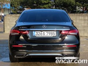 Mercedes-Benz E-Class E220d 4MATIC AMG Line 2021 года из Южной Кореи
