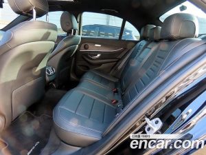 Mercedes-Benz E-Class E220d 4MATIC AMG Line 2021 года из Южной Кореи
