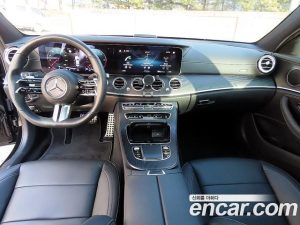 Mercedes-Benz E-Class E220d 4MATIC AMG Line 2021 года из Южной Кореи