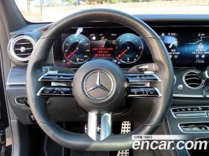Mercedes-Benz E-Class E220d 4MATIC AMG Line 2021 года из Южной Кореи