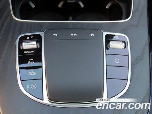 Mercedes-Benz E-Class E220d 4MATIC AMG Line 2021 года из Южной Кореи
