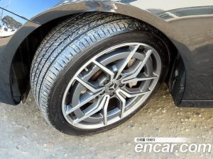 Mercedes-Benz E-Class E220d 4MATIC AMG Line 2021 года из Южной Кореи