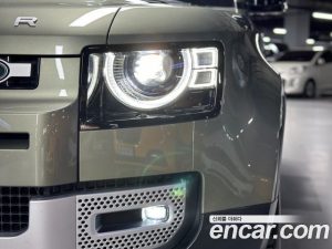 Land Rover Defender 110 D240 SE 2020 года из Южной Кореи