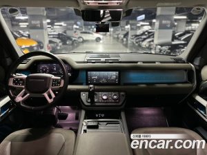 Land Rover Defender 110 D240 SE 2020 года из Южной Кореи