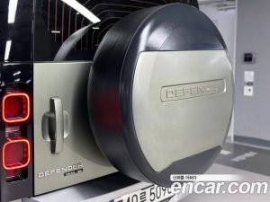 Land Rover Defender 110 D240 SE 2020 года из Южной Кореи