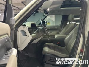 Land Rover Defender 110 D240 SE 2020 года из Южной Кореи
