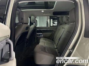 Land Rover Defender 110 D240 SE 2020 года из Южной Кореи