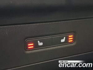 Land Rover Defender 110 D240 SE 2020 года из Южной Кореи