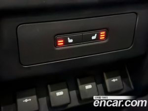 Land Rover Defender 110 D240 SE 2020 года из Южной Кореи