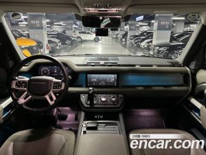 Land Rover Defender 110 D240 SE 2020 года из Южной Кореи