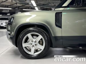 Land Rover Defender 110 D240 SE 2020 года из Южной Кореи