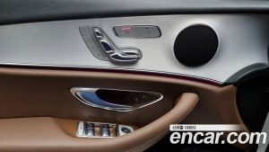 Mercedes-Benz E-Class E250 Avantgarde 2021 года из Южной Кореи
