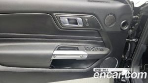 Ford Mustang Cabriolet 2023 года из Южной Кореи