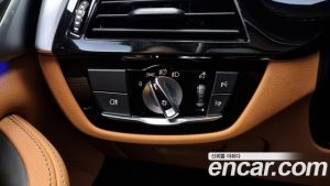 BMW 5-Series 520i Luxury 2021 года из Южной Кореи