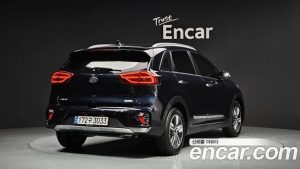 Kia Niro 1.6 HEV 2021 года из Южной Кореи