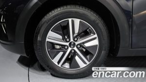Kia Niro 1.6 HEV 2021 года из Южной Кореи
