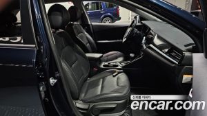 Kia Niro 1.6 HEV 2021 года из Южной Кореи