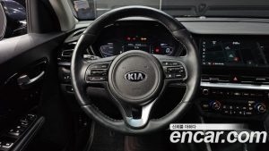 Kia Niro 1.6 HEV 2021 года из Южной Кореи