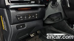 Kia Niro 1.6 HEV 2021 года из Южной Кореи