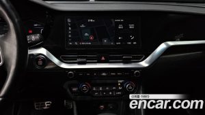 Kia Niro 1.6 HEV 2021 года из Южной Кореи