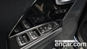 Kia Niro 1.6 HEV 2021 года из Южной Кореи