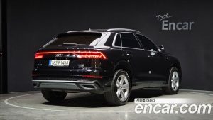 Audi Q8 45 TDI 4WD Premium 2021 года из Южной Кореи