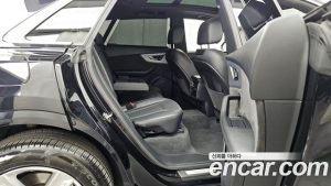 Audi Q8 45 TDI 4WD Premium 2021 года из Южной Кореи