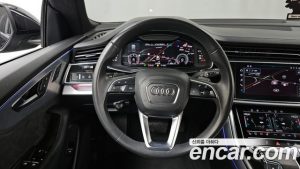 Audi Q8 45 TDI 4WD Premium 2021 года из Южной Кореи