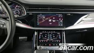 Audi Q8 45 TDI 4WD Premium 2021 года из Южной Кореи