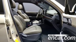 Ssangyong Rexton Дизель 2.2 2WD 2024 года из Южной Кореи