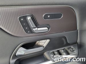 Mercedes-Benz EQB EQB300 4MATIC AMG LINE 2023 года из Южной Кореи