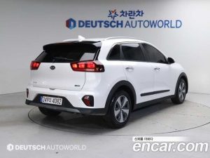 Kia Niro 1.6 HEV 2021 года из Южной Кореи