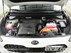 Kia Niro 1.6 HEV 2021 года из Южной Кореи
