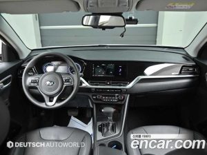 Kia Niro 1.6 HEV 2021 года из Южной Кореи