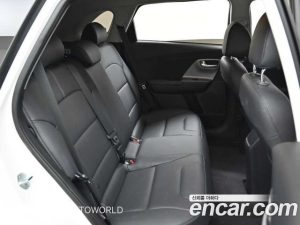 Kia Niro 1.6 HEV 2021 года из Южной Кореи