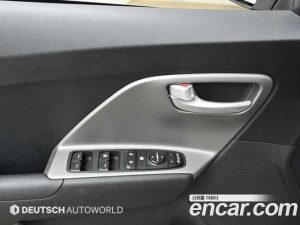 Kia Niro 1.6 HEV 2021 года из Южной Кореи