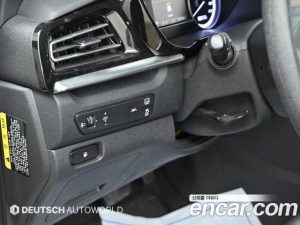 Kia Niro 1.6 HEV 2021 года из Южной Кореи