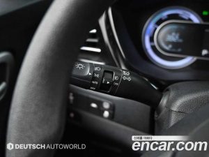 Kia Niro 1.6 HEV 2021 года из Южной Кореи