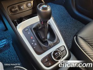 Hyundai Venue 1.6 Flux 2020 года из Южной Кореи