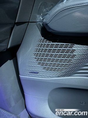 Hyundai Staria 4WD Lounge 9-Seater 2024 года из Южной Кореи