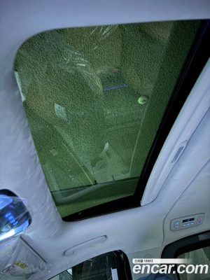 Hyundai Staria 4WD Lounge 9-Seater 2024 года из Южной Кореи