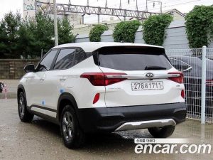 Kia Seltos Бензин 1.6 Turbo 2WD 2022 года из Южной Кореи