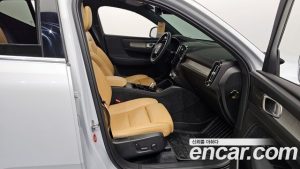 Volvo XC40 B4 Inscription 2021 года из Южной Кореи