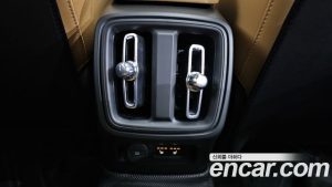 Volvo XC40 B4 Inscription 2021 года из Южной Кореи