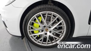 Porsche Panamera 2.9 AWD E-하이브리드 2020 года из Южной Кореи