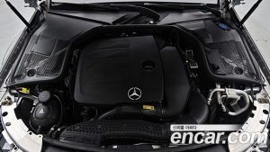 Mercedes-Benz C-Class C200 AMG Line 2021 года из Южной Кореи