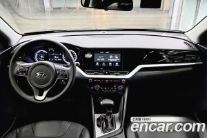 Kia Niro 1.6 HEV 2020 года из Южной Кореи