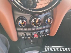 Mini Cooper Convertible CLASSIC 2024 года из Южной Кореи